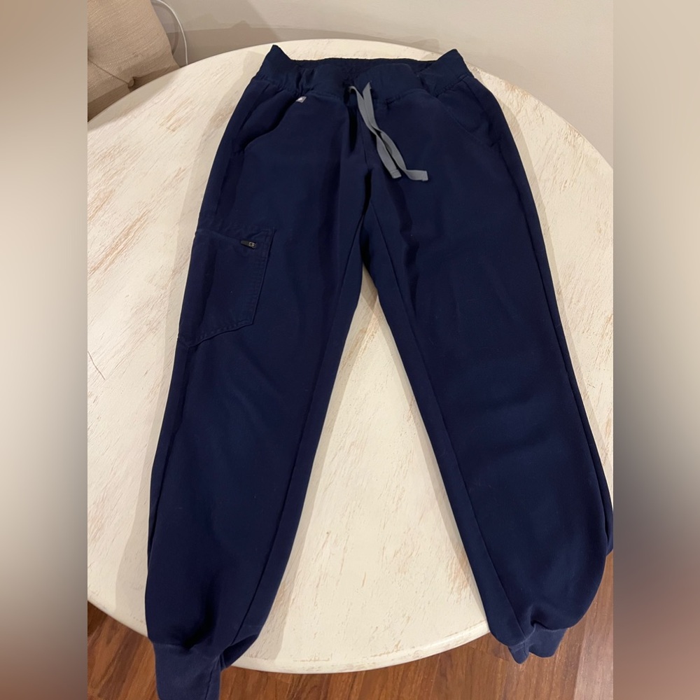 Wear figs Zamora Jogger scrub pants. Size XS/P. Color: navy blue